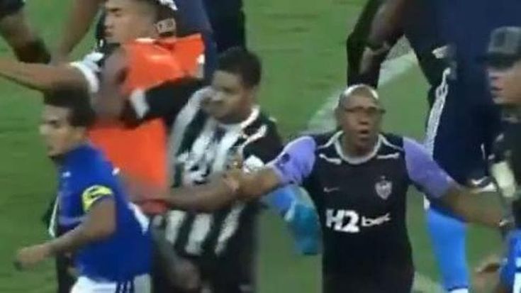 In Brasile una rissa mai vista, Cruzeiro-Atletico Mineiro finisce con 23 espulsi