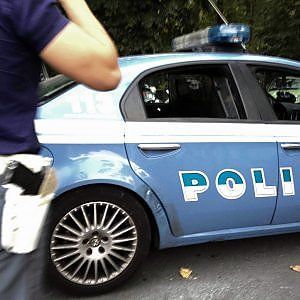 Roma, pestata con mazza da baseball dal poliziotto vicino di casa: arrestato