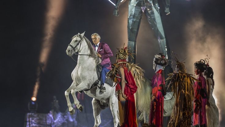 Andrea Bocelli: "Non vogliono che vada a cavallo. Cado? Mi rialzo"