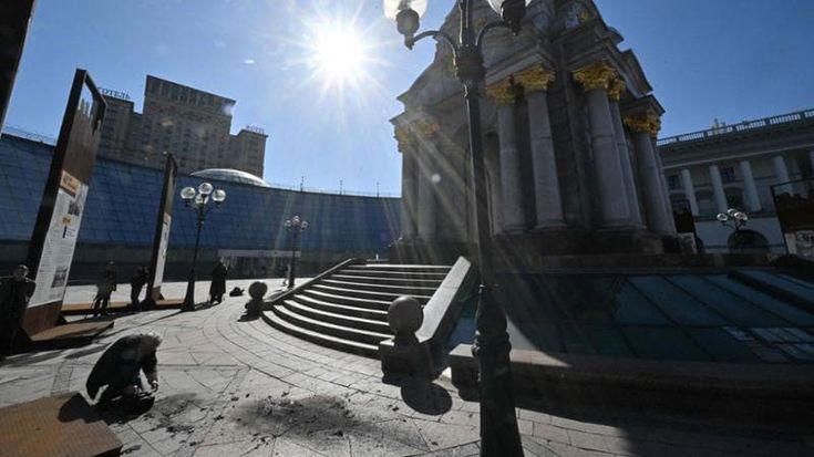 Kiev, drone russo su piazza Maidan. “Era un velivolo guidato dall’Ia”