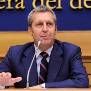 Della Vedova:  "Cannabis, partita aperta. Contiamo su Grillo"