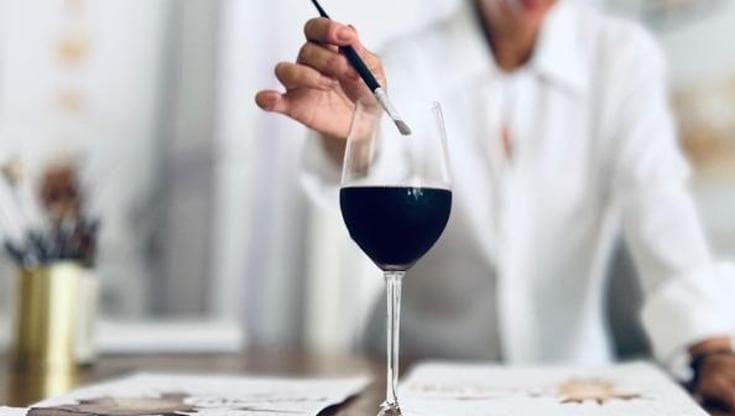 Il vino sulla tela: l’arte di Purpleryta vola in Kenya