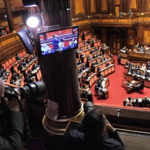 Via libera al Def: il governo congela i fondi per il "tesoretto". Accordo sui tagli alle città metropolitane