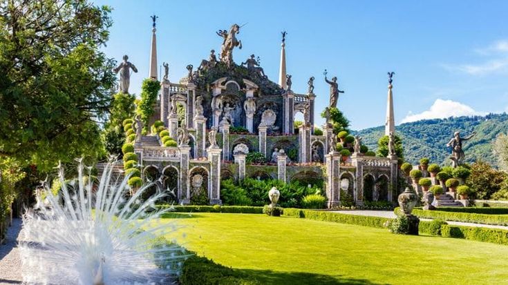 L’Isola Bella piace a turisti e investitori