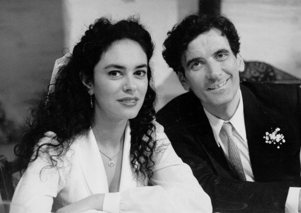 Maria Grazia Cucinotta, la ragazza del 'Postino' compie 50 anni 