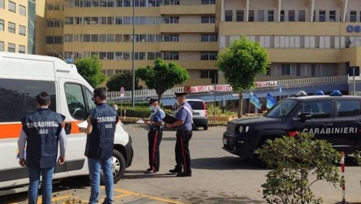 Caltagirone, tre ambulanze sequestrate: "Condizioni di degrado"