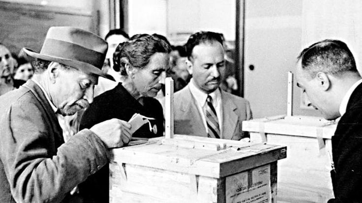 Quelle lunghe file davanti alle urne, così l’Emilia-Romagna andò al voto il 2 giugno 1946