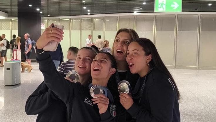 Parigi 2024: il ritorno a casa delle azzurre del fioretto, Errigo: "Da portabandiera un'Olimpiade unica"