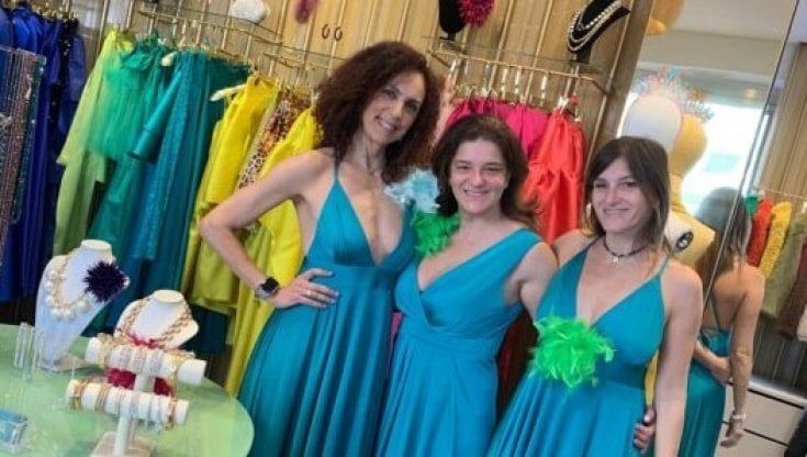 Cinque donne in camerino: si salvi chi può