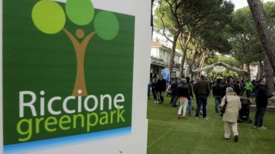 "Quel prato sintetico è costato 46mila euro di fondi europei"