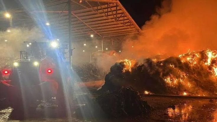 Cinque incendi in 4 anni alla Kalat di Caltagirone. Dietro i roghi l’ombra del business dell’esodo dei rifiuti fuori regione