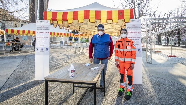 Covid, il bollettino di oggi 8 gennaio in Lombardia: 48.808 i nuovi casi, 66 i decessi. Oltre 40mila richieste booster per 12-15 anni