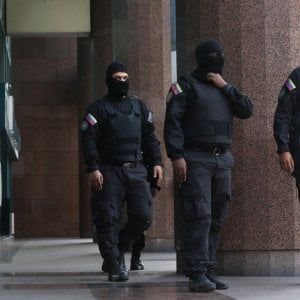 Venezuela, rapito deputato dell'opposizione. Perquisiti gli uffici di Guaidò