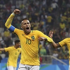 Calcio, Neymar: gol e rissa con la Colombia. Il Brasile vince, è in semifinale