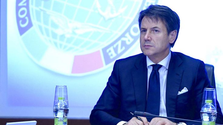 Stangata sui pensionati, tagli per 2,5 miliardi. Bagarre in Parlamento