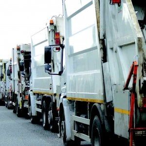 Rifiuti, l’affare dell’emergenza è un business da 800 milioni l’anno. Ecco chi sono i veri padroni