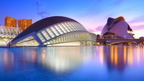 Volare a Valencia, città che ama il passato e il futuro