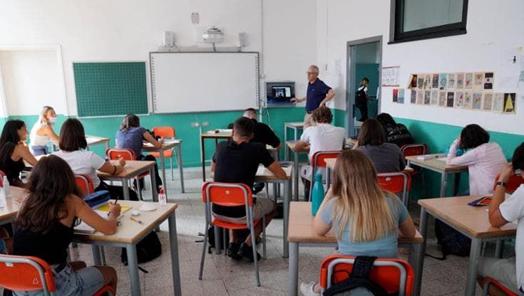 Scuola, stop anticipato dal referendum, monta la protesta: “Cinque giorni persi da settembre”