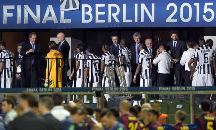 Finale Champions, la premiazione della Juventus