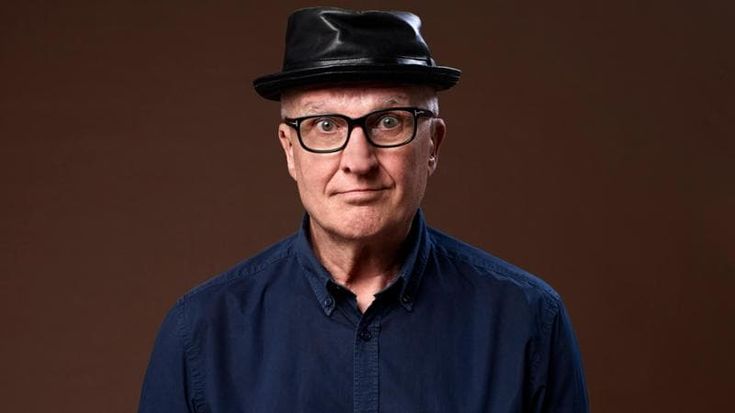 Paolo Hendel: “La comicità serve a seminare dubbi e difenderti dalle paure”