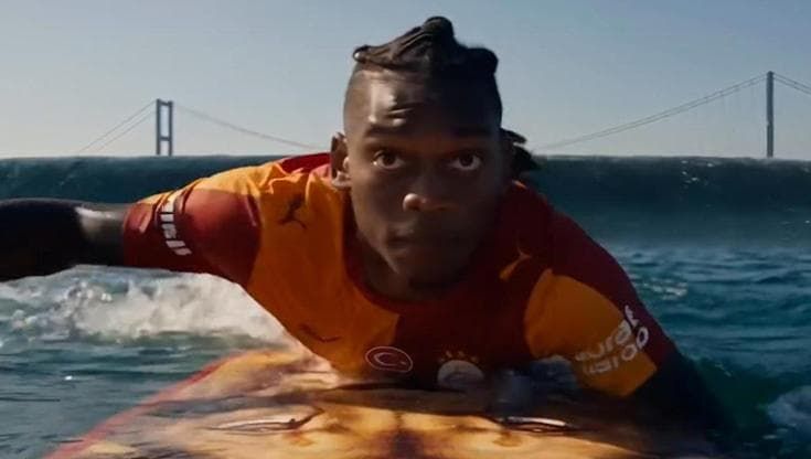 "Un nuovo vento, una nuova storia": Leao cavalca le onde nel video di presentazione del Galatasaray