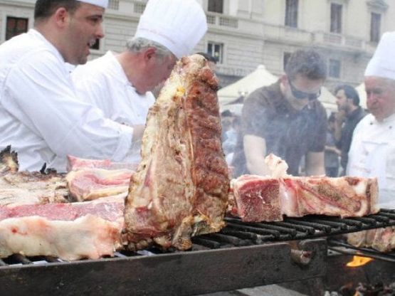 Rivoluzione a tavola: boom di frutta e verdura, con gli allarmi crolla la carne