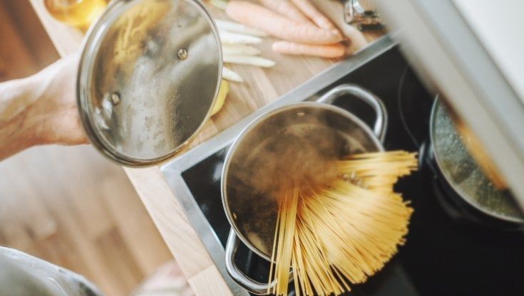 Pasta, cuocerla nel modo giusto porta a un risparmio economico e di risorse ambientali
