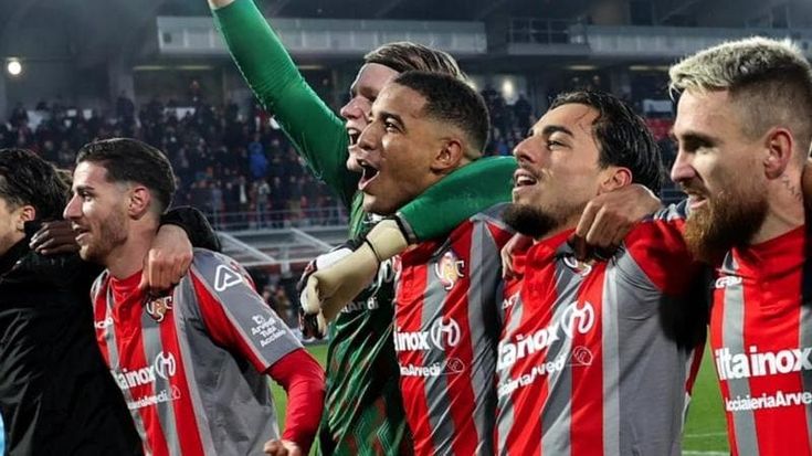 Serie B, la Cremonese batte il Como all'88' e resta seconda