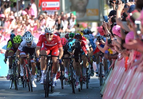 Giro d'Italia, Kittel in rosa: il film della terza tappa