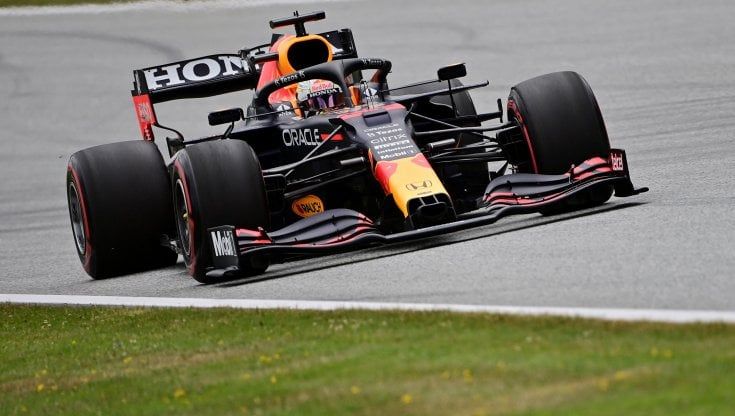 F1, Gp Austria, Verstappen il più veloce nelle prime libere. Subito dietro le Ferrari