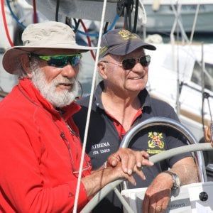 Giraglia, nonni in gara sulle onde