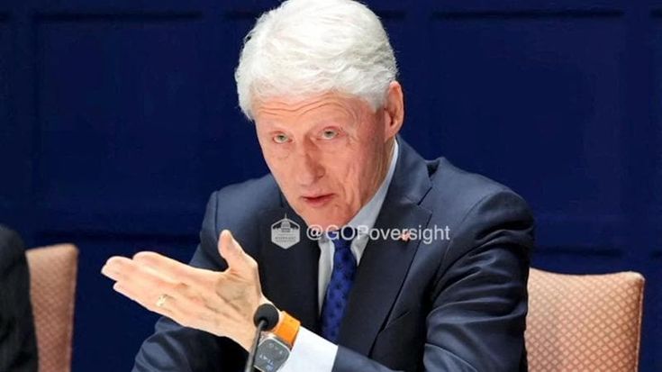 Clinton: “Donald mi rivelò di aver passato bei momenti con Epstein”