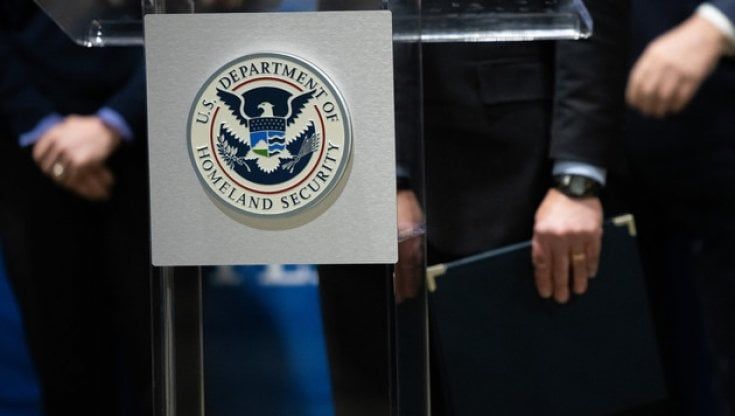 Maxi truffa ai turisti, falsi profili per prenotare grandi hotel. Interviene il Dipartimento di sicurezza Usa: 2 arresti e 19 denunce
