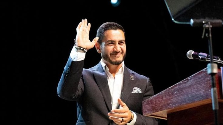 Usa, primarie dem in Michigan: vince l’epidemiologo della sinistra pro Pal El-Sayed
