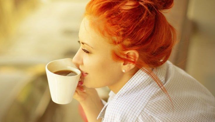 Le tisane della sera per curare l'intestino pigro