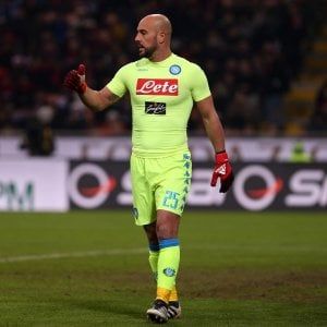 Napoli, Reina non perde tempo: straordinari per la Juve