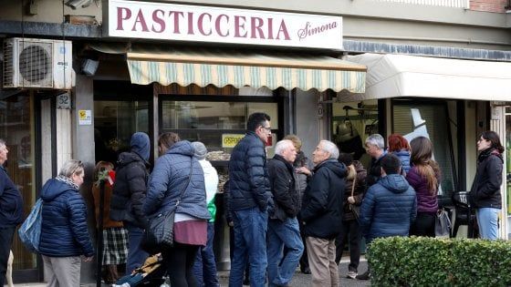 Ostia,  "Soltanto frappe aperti un mese poi in campagna"