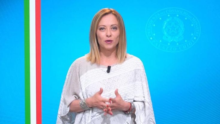 Salvini abbraccia Orban e i “patrioti” putiniani. Meloni: un atto ostile
