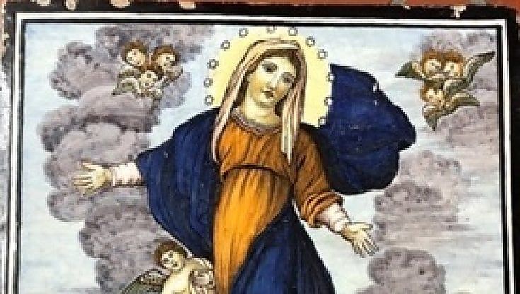 Monte di Procida, i carabinieri recuperano un maiolica dell'800 rubata 22 anni fa