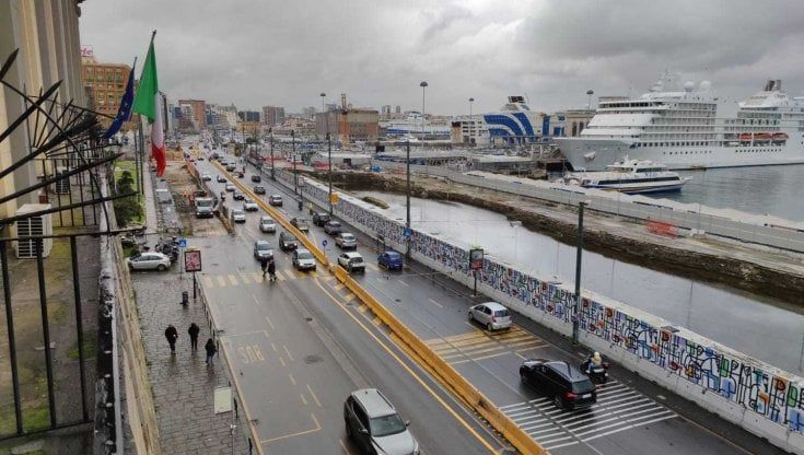 Napoli, via ai correttivi al piano di traffico per piazza Municipio