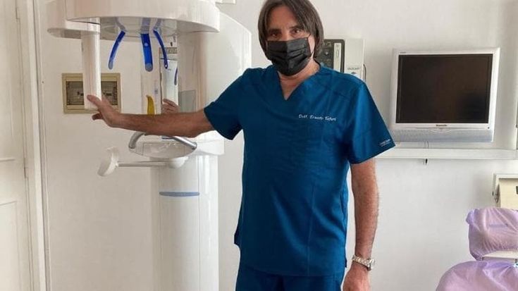 Chi era Ernesto Tafuri il dentista degli attori morto carbonizzato nel suo appartamento coi suoi gatti