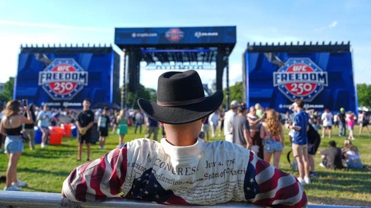Con il ring e il suo compleanno Donald ruba la festa all’America: “250 anni fondati sulla lotta”