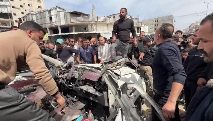 Gaza City, Israele colpisce un'auto della polizia: 4 morti (tra i quali un bambino) e 9 feriti