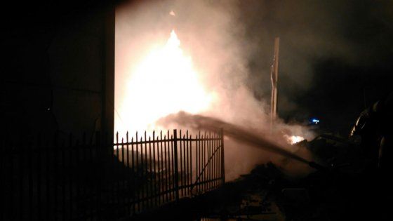 Scarmagno, avviso del sindaco dopo il rogo in fabbrica: "Non mangiate le verdura della zona"