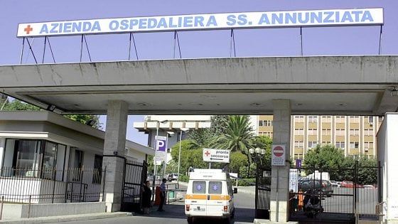 Taranto, morta la donna aggredita al pronto soccorso. Il gip: "L'aggressore resti in carcere"