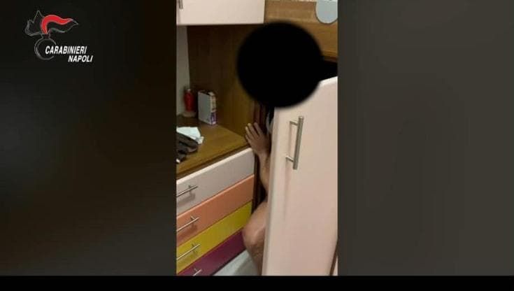 Preso boss dei Mazzarella a Forcella: si nascondeva nel doppiofondo di un armadio della figlia
