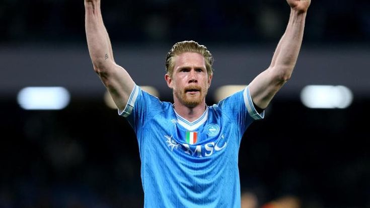 Napoli a Cagliari in versione extralusso, missione 2° posto: McTominay e De Bruyne titolari