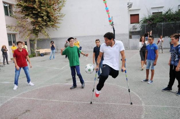 Ischia, 500 bimbi in festa per l’atleta paralimpico Gianni Sasso