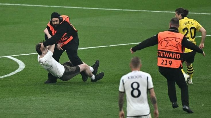 Borussia-Real sospesa dopo 25 secondi: cosa è successo nella finale di Champions