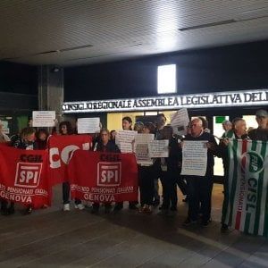 Azzardo, la Regione congela ancora le norme anti-slot